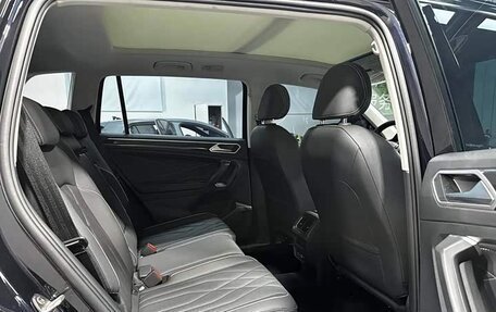 Volkswagen Tiguan II, 2022 год, 2 335 000 рублей, 4 фотография