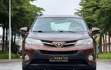 Toyota RAV4, 2016 год, 1 493 000 рублей, 2 фотография