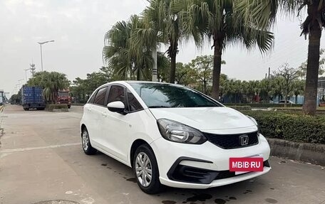 Honda Fit, 2022 год, 1 050 000 рублей, 2 фотография