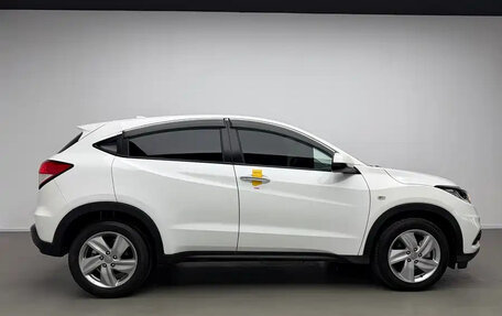 Honda Vezel, 2022 год, 1 565 000 рублей, 10 фотография