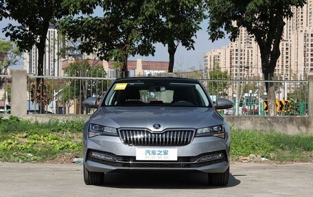 Skoda Superb III рестайлинг, 2026 год, 3 000 000 рублей, 2 фотография