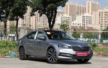 Skoda Superb III рестайлинг, 2026 год, 3 000 000 рублей, 3 фотография