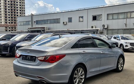 Hyundai Sonata VI, 2010 год, 850 000 рублей, 3 фотография