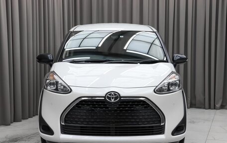 Toyota Sienta II, 2022 год, 1 290 000 рублей, 2 фотография