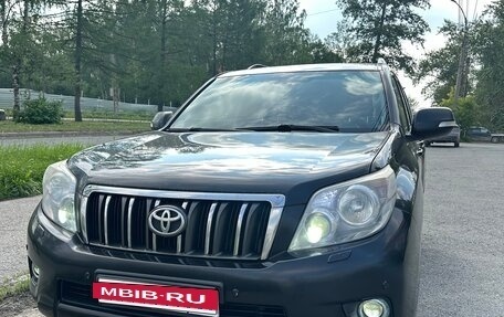 Toyota Land Cruiser Prado 150 рестайлинг 2, 2013 год, 2 050 000 рублей, 5 фотография