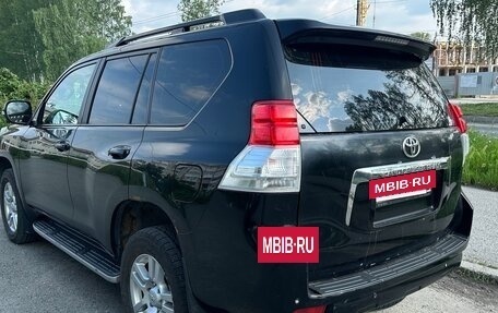 Toyota Land Cruiser Prado 150 рестайлинг 2, 2013 год, 2 050 000 рублей, 12 фотография