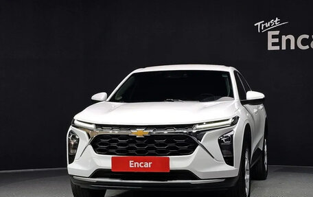 Chevrolet Trax, 2023 год, 1 500 000 рублей, 2 фотография