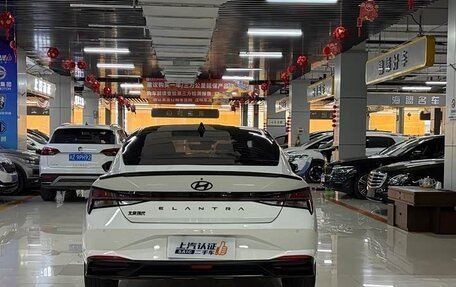 Hyundai Elantra, 2023 год, 1 570 000 рублей, 5 фотография