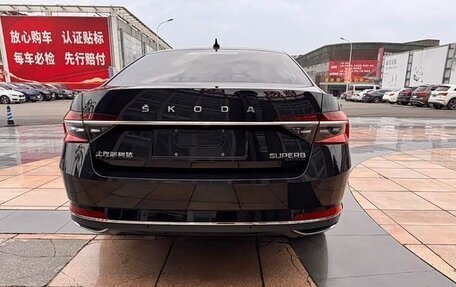 Skoda Superb III рестайлинг, 2022 год, 1 800 000 рублей, 5 фотография