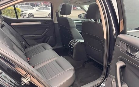 Skoda Superb III рестайлинг, 2022 год, 1 800 000 рублей, 12 фотография
