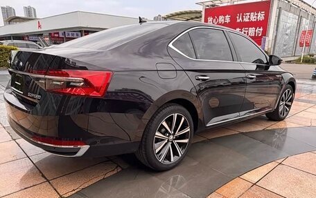 Skoda Superb III рестайлинг, 2022 год, 1 800 000 рублей, 6 фотография