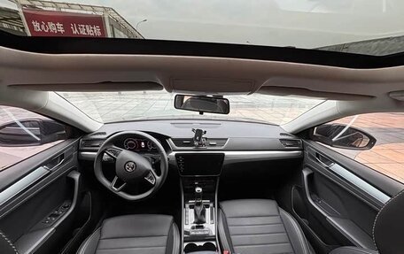 Skoda Superb III рестайлинг, 2022 год, 1 800 000 рублей, 10 фотография