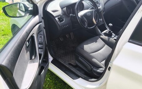 Hyundai Elantra V, 2013 год, 999 999 рублей, 4 фотография