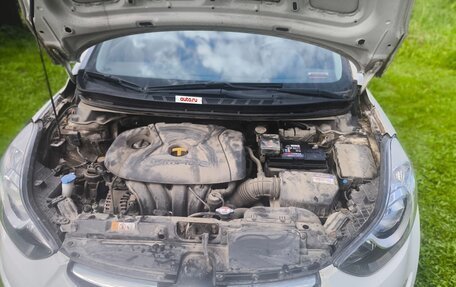 Hyundai Elantra V, 2013 год, 999 999 рублей, 18 фотография