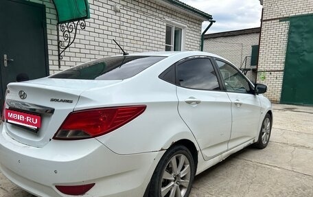 Hyundai Solaris II рестайлинг, 2013 год, 600 000 рублей, 3 фотография