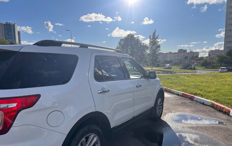 Ford Explorer VI, 2014 год, 1 400 000 рублей, 2 фотография