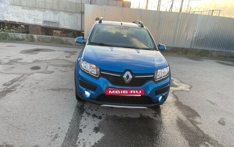 Renault Sandero II рестайлинг, 2018 год, 720 000 рублей, 2 фотография