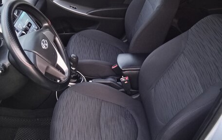 Hyundai Solaris II рестайлинг, 2014 год, 760 000 рублей, 21 фотография
