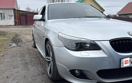 BMW 5 серия, 2004 год, 850 000 рублей, 11 фотография