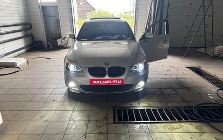 BMW 5 серия, 2004 год, 850 000 рублей, 3 фотография