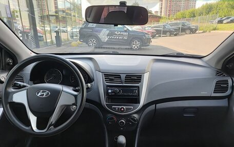 Hyundai Solaris II рестайлинг, 2011 год, 360 000 рублей, 17 фотография
