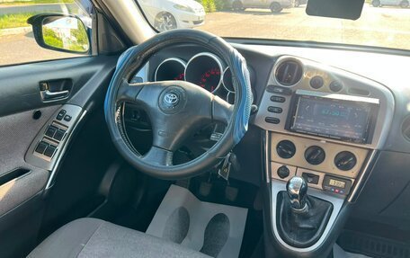 Toyota Matrix, 2003 год, 559 000 рублей, 17 фотография