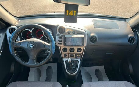 Toyota Matrix, 2003 год, 559 000 рублей, 15 фотография