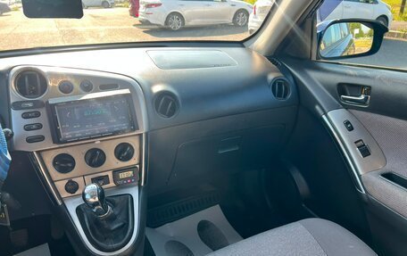 Toyota Matrix, 2003 год, 559 000 рублей, 18 фотография