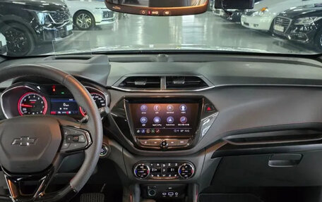Chevrolet Trax, 2023 год, 1 511 025 рублей, 3 фотография