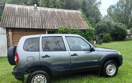Chevrolet Niva I рестайлинг, 2017 год, 597 000 рублей, 3 фотография