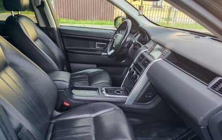 Land Rover Discovery Sport I рестайлинг, 2016 год, 2 400 000 рублей, 8 фотография