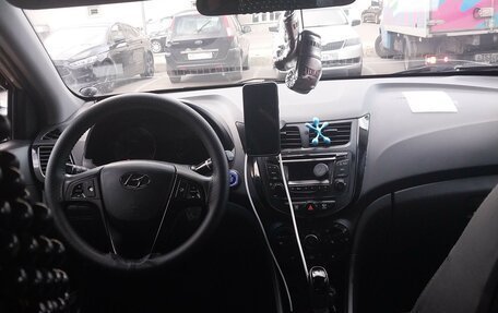 Hyundai Solaris II рестайлинг, 2016 год, 440 000 рублей, 5 фотография