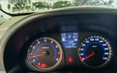 Hyundai Solaris II рестайлинг, 2016 год, 795 000 рублей, 11 фотография