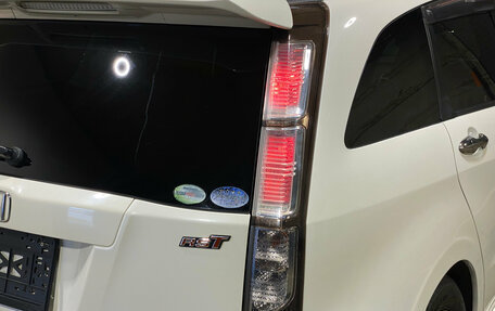 Honda Stream II, 2011 год, 1 249 000 рублей, 8 фотография