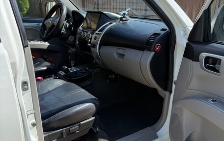 Mitsubishi Pajero Sport II рестайлинг, 2012 год, 1 300 000 рублей, 17 фотография