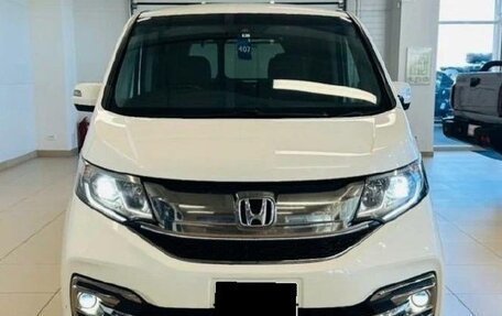 Honda Stepwgn IV, 2017 год, 1 430 000 рублей, 2 фотография