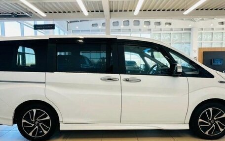 Honda Stepwgn IV, 2017 год, 1 430 000 рублей, 8 фотография