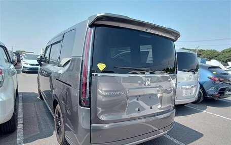 Honda Stepwgn, 2022 год, 2 350 000 рублей, 3 фотография