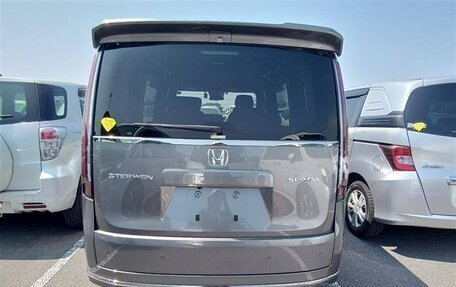 Honda Stepwgn, 2022 год, 2 350 000 рублей, 2 фотография