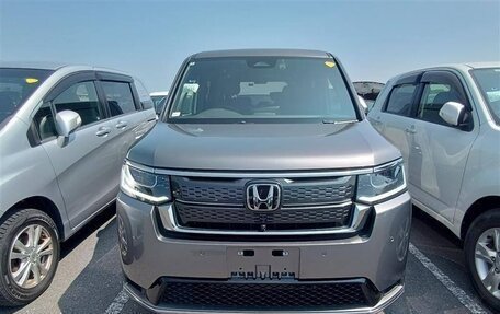 Honda Stepwgn, 2022 год, 2 350 000 рублей, 11 фотография