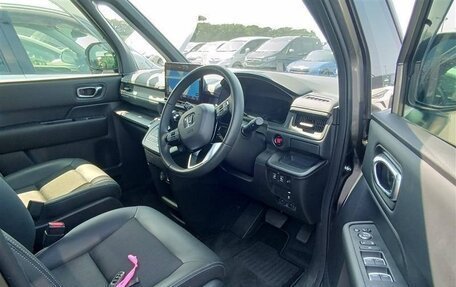 Honda Stepwgn, 2022 год, 2 350 000 рублей, 16 фотография