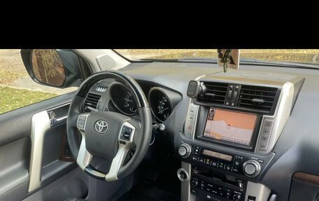 Toyota Land Cruiser Prado 150 рестайлинг 2, 2010 год, 2 250 000 рублей, 21 фотография