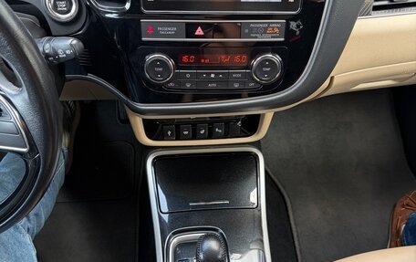 Mitsubishi Outlander III рестайлинг 3, 2019 год, 2 090 000 рублей, 9 фотография