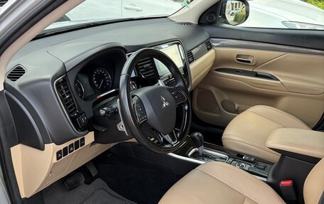 Mitsubishi Outlander III рестайлинг 3, 2019 год, 2 090 000 рублей, 5 фотография