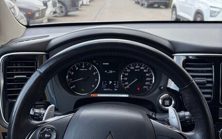 Mitsubishi Outlander III рестайлинг 3, 2019 год, 2 090 000 рублей, 10 фотография