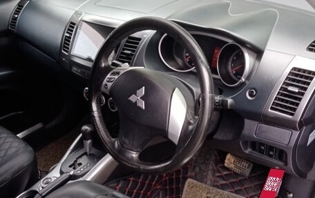 Mitsubishi Outlander III рестайлинг 3, 2005 год, 685 000 рублей, 11 фотография