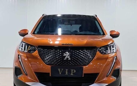 Peugeot 2008 II, 2022 год, 1 380 000 рублей, 2 фотография