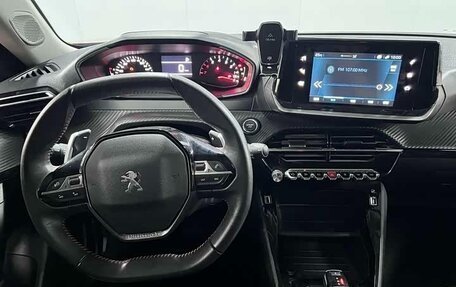 Peugeot 2008 II, 2022 год, 1 380 000 рублей, 11 фотография