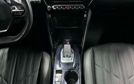 Peugeot 2008 II, 2022 год, 1 380 000 рублей, 13 фотография