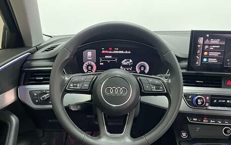 Audi A4, 2023 год, 2 350 000 рублей, 10 фотография